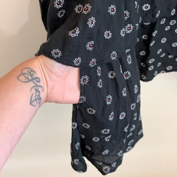 Free People - black, red, white flouncy tunic - Picture 4 of 11